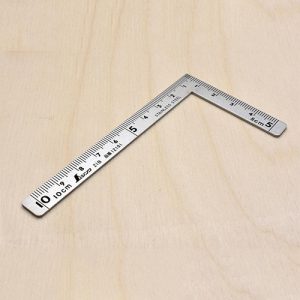 PENGGARIS SIKU KECIL